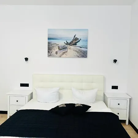 Kotwica 3* ミエンジボジェ