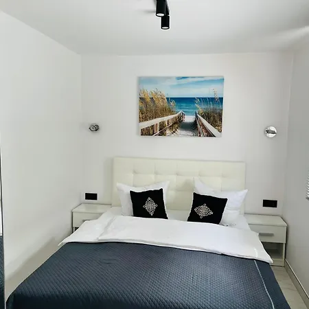 Kotwica Bed & Breakfast 3*